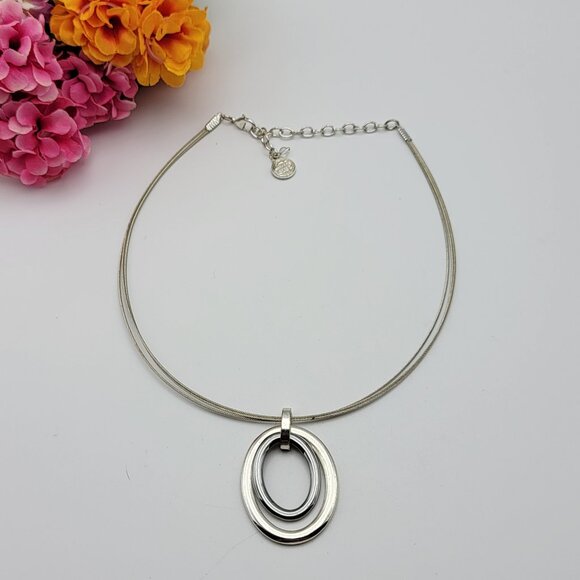 Bill Blass Vintage Silver Tone Oval Pendant Wire Choker Necklace Minimalist 19" - Picture 1 of 5